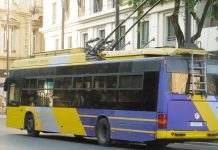 Πειραιάς: Ξεκινάει σήμερα η απομάκρυνση των καλωδίων των τρόλεϊ