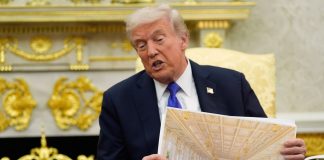 Politico: «Ευρώπη προσοχή, ο Τραμπ έρχεται για τις εκλογές σου»