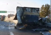 Φωτιά σε φορτηγό στα διόδια Αφιδνών – Διακοπή κυκλοφορίας