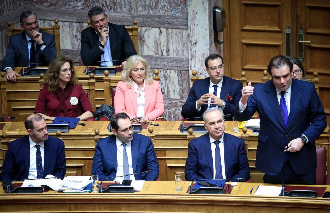 vouli-proypologismos-pierrakakis-1