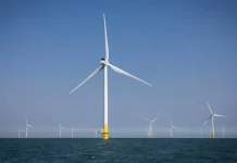 ΗΠΑ: Αναστέλλονται οι άδειες κατασκευής πέντε θαλάσσιων αιολικών πάρκων γιατί συνιστούν «απειλή για την εθνική ασφάλεια»