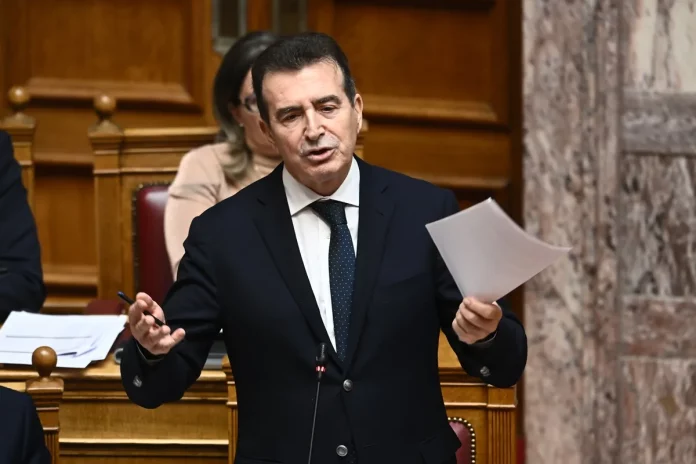 Και ο Χρυσοχοΐδης διαψεύδει ότι η ΕΛ.ΑΣ πυροβόλησε με σφαίρες καουτσούκ στα αγροτικά μπλόκα στην Κρήτη