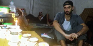 Συγκλονιστικές εικόνες από τα τούνελ της Χαμάς: Ισραηλινοί όμηροι γιορτάζουν τo Xάνουκα λίγο πριν εκτελεστούν – (VIDEO)