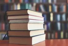 Μεταφραστές καταγγέλλουν ότι οι εκδόσεις Άρλεκιν θα τους αντικαταστήσουν με εργαλεία τεχνητής νοημοσύνης