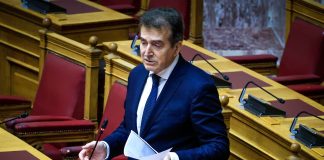 Τροπολογία Χρυσοχοΐδη για όπλα – Αυστηροποιείται το πλαίσιο