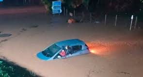 Κίνδυνος υπερχείλισης ποταμού στην Ελευσίνα, πλημμυρισμένα σπίτια στη Νέα Πέραμο και 112 σε Τρίκαλα, Καρδίτσα, Φθιώτιδα για την κακοκαιρία