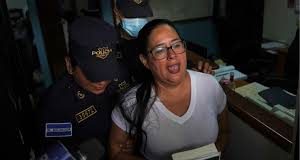 Σάλος με τη φυλάκιση της δικηγόρου επικρίτριας του Μπουκέλε: Αίτημα για ανεξάρτητη παρακολούθηση της υγείας της