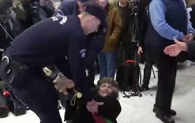 Μπούκαρε στην παρουσίαση Τσίπρα η… Ελένη Λουκά!