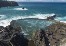 Τραγωδία στην Τενερίφη: 4 τουρίστες έχασαν την ζωή τους από κύμα – Παρασύρθηκαν έξω από την πισίνα