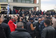 Μπλόκα αγροτών: Αποφάσισαν κλιμάκωση – «Η αστυνομία δεν θα επιτρέψει να κοπεί η Ελλάδα στα δύο»