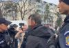 Ρουμανία: Στιγμές έντασης στην Τιμισοάρα – Οπαδός του ΠΑΟΚ έσπασε κάμερα δημοσιογράφου