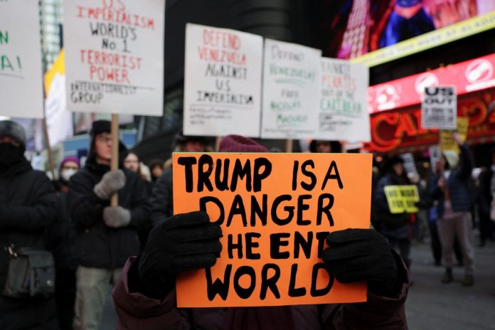 New York Times: Μπορούν οι ΗΠΑ να «διοικήσουν» νόμιμα τη Βενεζουέλα μετά τη σύλληψη του Μαδούρο;