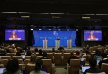 Σύνοδος Κορυφής: Πέφτουν οι τόνοι Ευρώπης – ΗΠΑ, προωθείται ευρωπαϊκό πακέτο επενδύσεων στη Γροιλανδία