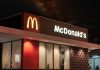 Υποκατάστημα των McDonald’s θα αποζημιώσει τους εργαζομένους με 872,49 δολ. μετά από διακανονισμό 3,55 εκατ. για τα «γεύματα»