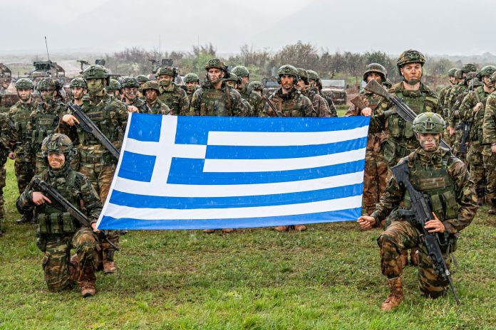 Κρίσεις Ενόπλων Δυνάμεων: Εκατοντάδες αποστρατείες Συνταγματαρχών και Στρατηγός – έκπληξη στην ΑΣΔΥΣ