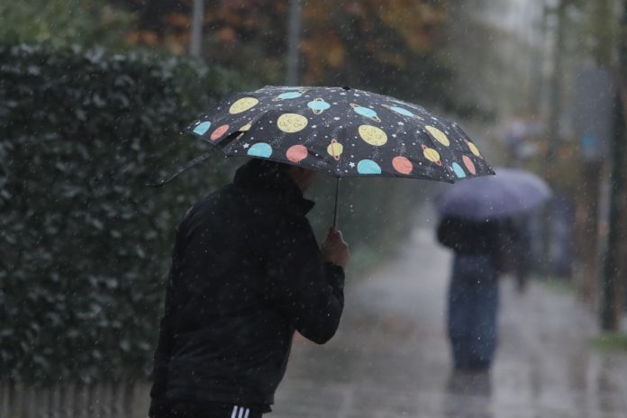 Μήνυμα του 112 για έντονα καιρικά φαινόμενα στην Αττική – Περιορίστε τις μετακινήσεις σας