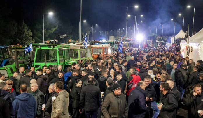 Αγρότες: Συνεδριάζουν στη Νίκαια οι «σκληροί» των μπλόκων – Ποιοι βάζουν «κόκκινες γραμμές» για τη συνάντηση με Μητσοτάκη