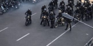 Συγκρούσεις μεταξύ διαδηλωτών και δυνάμεων ασφαλείας στο Ιράν – Ένας νεκρός κατά τη διάρκεια των κινητοποιήσεων