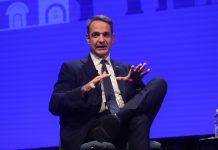 Ο Μητσοτάκης συσπειρώνει τον προοδευτικό κόσμο – Αναμένονται πρωτοβουλίες από ΠΑΣΟΚ-ΣΥΡΙΖΑ-Νέα Αριστερά