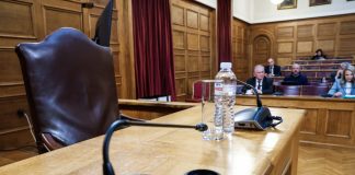 Φωτιές άναψε ο Φραπές στην εξεταστική: Άγρια κόντρα Λιακούλη – Χαλικιά – «Μη μου κουνάτε το δάχτυλο – Να μου ζητήσετε συγγνώμη»