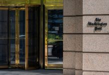 Πράκτορες του FBI μπούκαραν στο σπίτι δημοσιογράφου της Washington Post