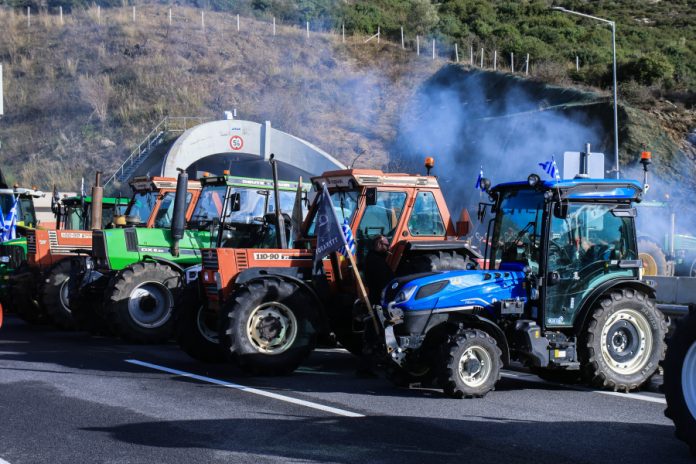 Πόσες χιλιάδες τρακτέρ στις εθνικές έχει «ταυτοποιήσει» η ΕΛΑΣ