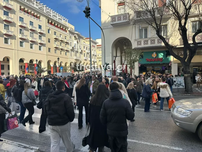 Θεσσαλονίκη: Μείωση τζίρου για 8 στις 10 επιχειρήσεις τις γιορτές – Απαισιοδοξία για τις χειμερινές εκπτώσεις