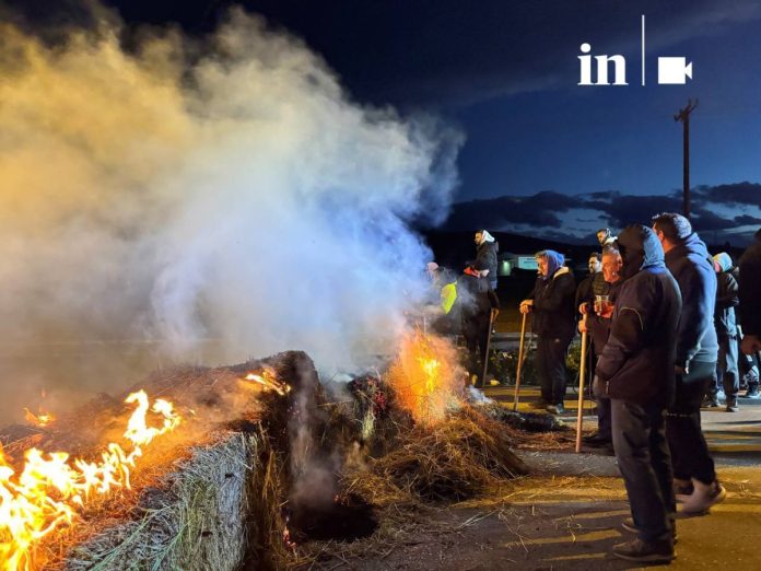 «Ναι» στον διάλογο αλλά με τα τρακτέρ στους δρόμους η απάντηση των αγροτών στην κυβέρνηση – Τι δηλώνουν