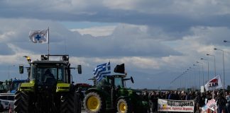 Αγρότες: Βαρύ το κλίμα στα μπλόκα μετά τη συμφωνία Mercosur – Σχέδια για μεγάλο συλλαλητήριο στην Αθήνα
