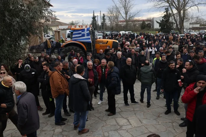 Στις 13:00 η συνάντηση των αγροτών με τον Μητσοτάκη την Τρίτη στο Μέγαρο Μαξίμου
