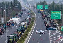 Κλήσεις από 500 ευρώ θα κόβει η ΕΛΑΣ σε όσους κλείνουν δρόμους και υποδομές – Η απάντηση της κυβέρνησης στα μπλόκα