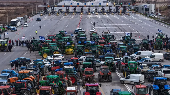 Στον αέρα η συνάντηση Μητσοτάκη με αγρότες της πανελλαδικής συνέλευσης – Σχεδιάζουν κλιμάκωση με νέα μπλόκα