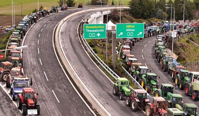 Φεύγουν τα τρακτέρ, έρχονται οι… επιτροπές