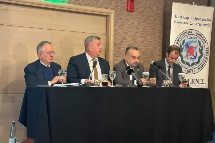 Αλιβιζάτος στη συνέντευξη Τύπου της ΠΟΜΕΝΣ: Υπερεξουσίες που παραπέμπουν σε άλλες εποχές – Όχι στη «λευκή επιταγή» στον Δένδια (VIDEO)