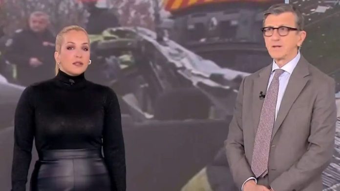 “Αρπάχτηκαν” στον αέρα η Μαρία Αναστασοπούλου και ο Πορτοσάλτε: “Τους σκότωσε η κυβέρνηση τους πέντε;” – Δείτε βίντεο