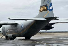 Πέταξε για Θεσσαλονίκη το C-130 με τις σορούς των επτά αετόπουλων – Τι ώρα αναμένεται να φτάσει στο αεροδρόμιο “Μακεδονία”