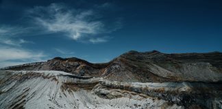 Ιαπωνία: Τουριστικό ελικόπτερο αγνοείται κοντά σε ηφαίστειο