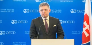 Ο Ρομπέρτ Φίτσο διαψεύδει ότι χαρακτήρισε “επικίνδυνο” τον Ντόναλντ Τραμπ – Η αντίδραση του Λευκού Οίκου