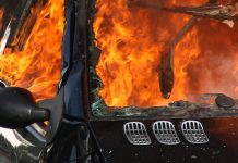 Κηφισίας: Αυτοκίνητο τυλίχθηκε στις φλόγες δίπλα σε βενζινάδικο