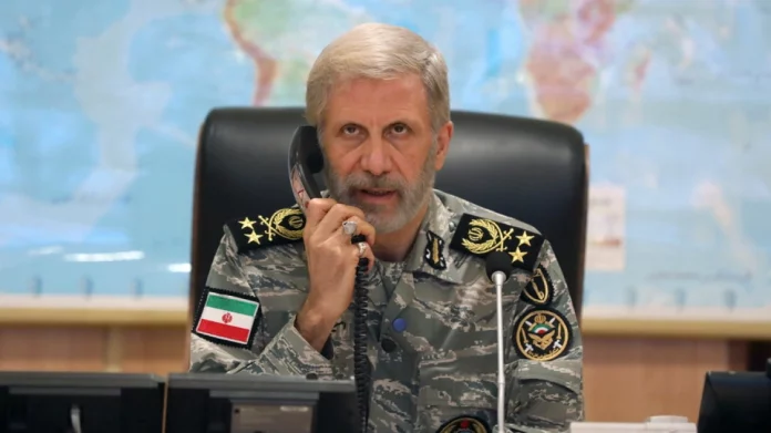 Ο αρχηγός του ιρανικού στρατού προειδοποιεί τις ΗΠΑ: Είμαστε σε ύψιστη επιφυλακή, η πυρηνική τεχνολογία μας δεν εξαλείφεται