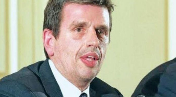 Πολύτεκνη γιατρός με 10 παιδιά, ξεφτιλίζει τον κυβερνητικό βουλευτή Καιρίδη: «Τα παιδιά των ΛΟΑΤΚΙ τα φροντίσατε, τα δικά μας πότε;» – (VIDEO)