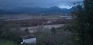 Έκλεισε ο δρόμος Ηγουμενίτσας – Φιλιατών λόγω υπερχείλισης του Καλαμά, μέσω Παραποτάμου η κυκλοφορία, βίντεο