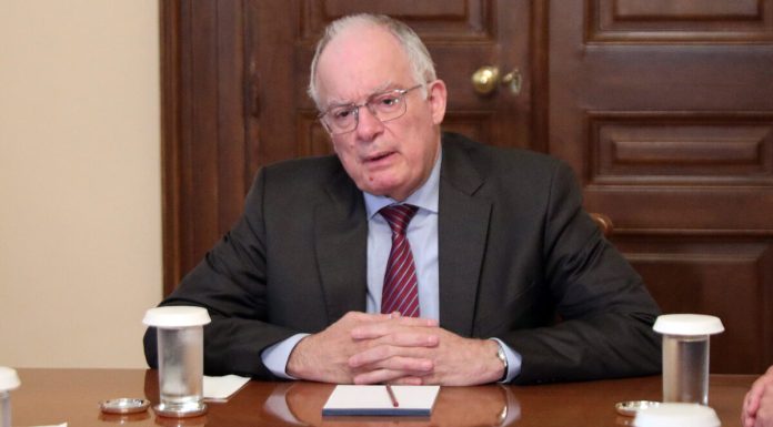 Κώστας Τασούλας: Παιχνίδια