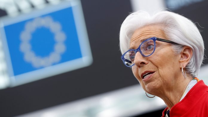 Το «χρυσό» και… άγνωστο πακέτο αμοιβών που εισέπραξε η Λαγκάρντ