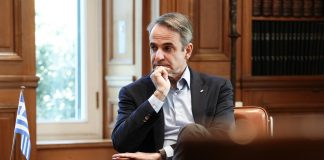 Η «ανάπτυξη» του Κυριάκου Μητσοτάκη δεν μπορεί να συγκαλύψει τον πραγματικό οικονομικό και κοινωνικό μαρασμό της χώρας