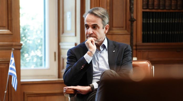 Η «ανάπτυξη» του Κυριάκου Μητσοτάκη δεν μπορεί να συγκαλύψει τον πραγματικό οικονομικό και κοινωνικό μαρασμό της χώρας