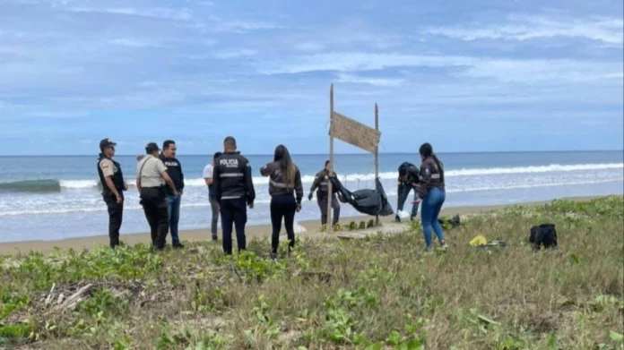 Φρίκη στον Ισημερινό: Πέντε ανθρώπινα κεφάλια κρεμασμένα σε τουριστική παραλία με απειλητικό μήνυμα