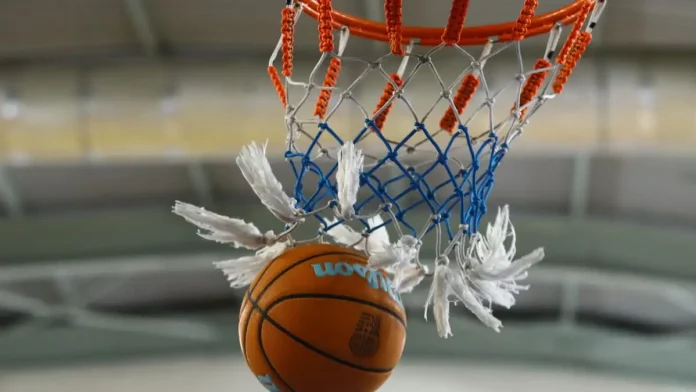 Ανήλικος πέταξε κάγκελο σε αγώνα μπάσκετ στο Αργος, κινήθηκε απειλητικά προς τη φιλοξενούμενη ομάδα και συνελήφθη