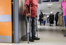 Η δημόσια υγεία νοσεί: «Το ΕΣΥ χρειάζεται επιπλέον χρηματοδότηση όσο δύο Belharra τον χρόνο για να συνέλθει»