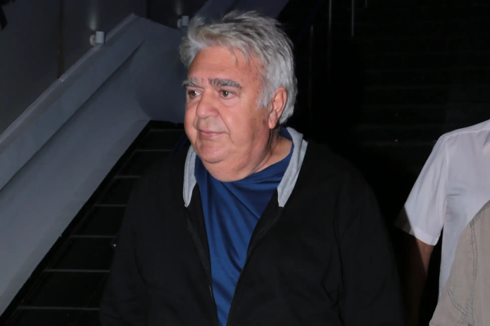 Στο νοσοκομείο με έντονα αναπνευστικά προβλήματα μεταφέρθηκε εσπευσμένα ο Πασχάλης Τερζής